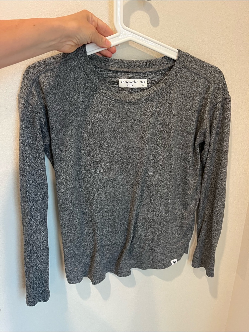 abercrombie kids Charcoal Gray Long Sleeve Crewneck Top